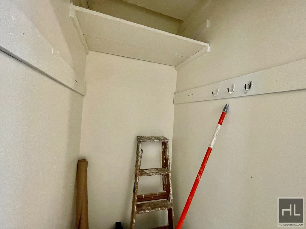34 Avenue - Photo 12