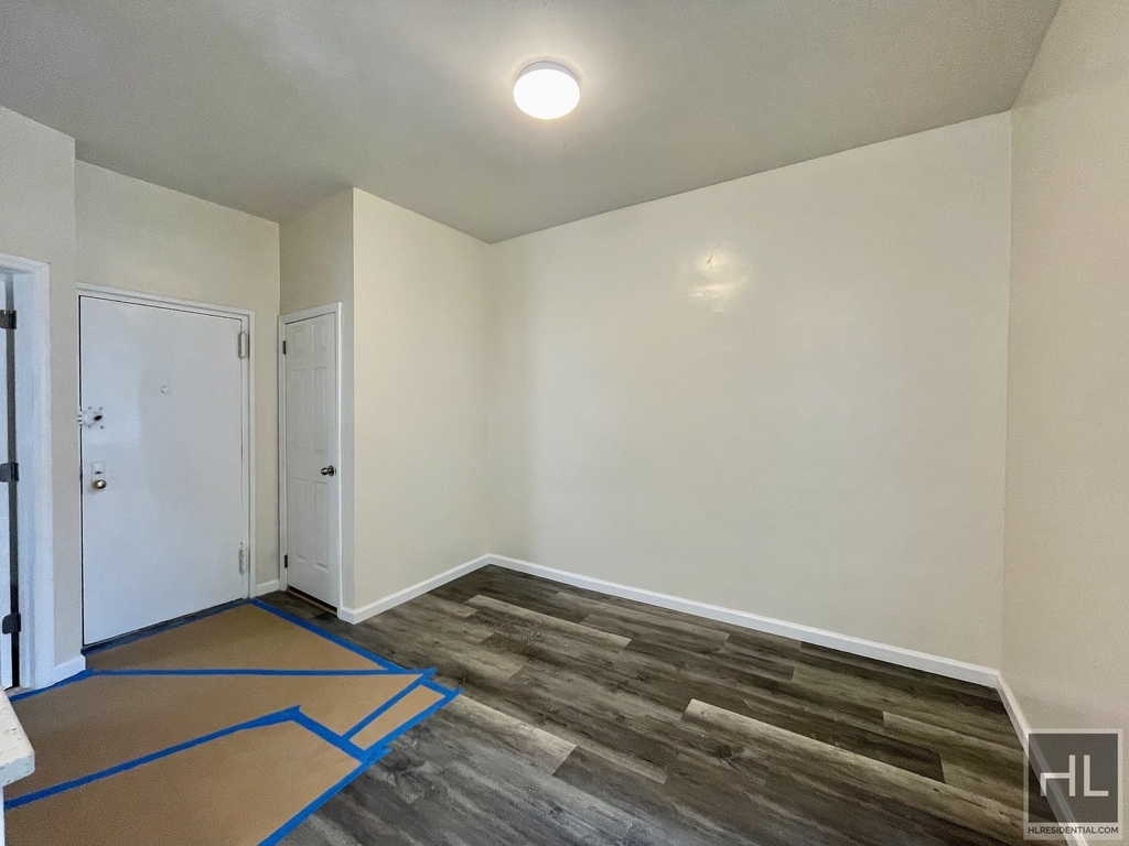 34 Avenue - Photo 4