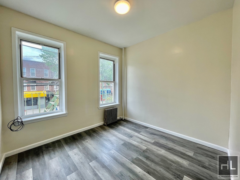 34 Avenue - Photo 5