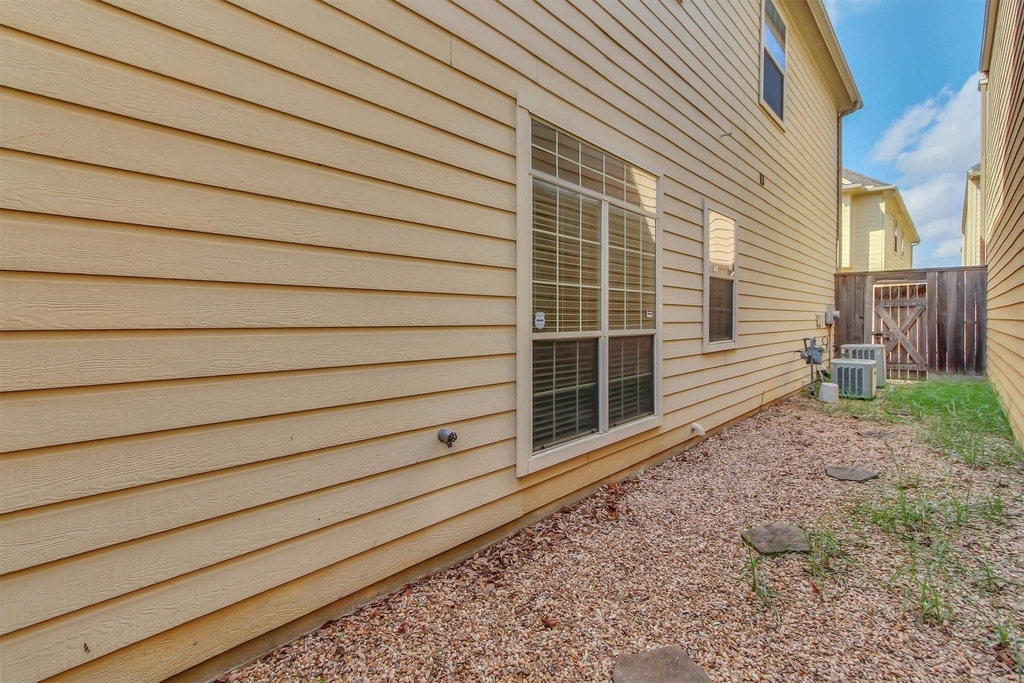 9006 Lakes At 610 Drive - Photo 31