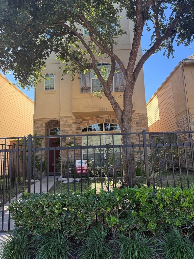 9006 Lakes At 610 Drive - Photo 1