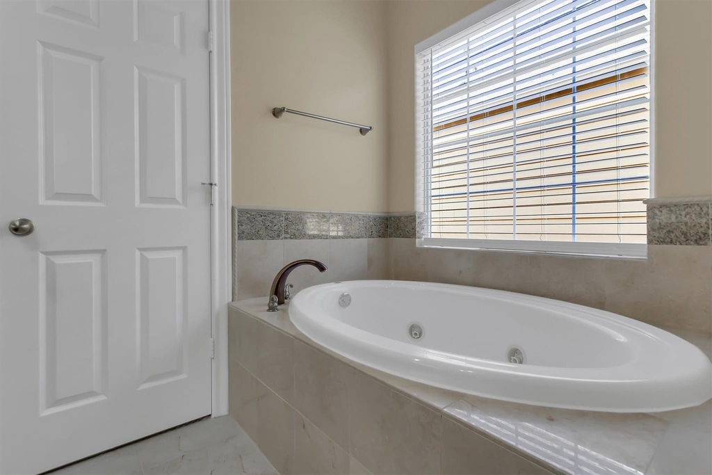 9006 Lakes At 610 Drive - Photo 17