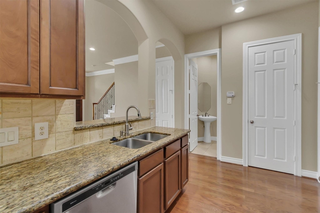 9006 Lakes At 610 Drive - Photo 11