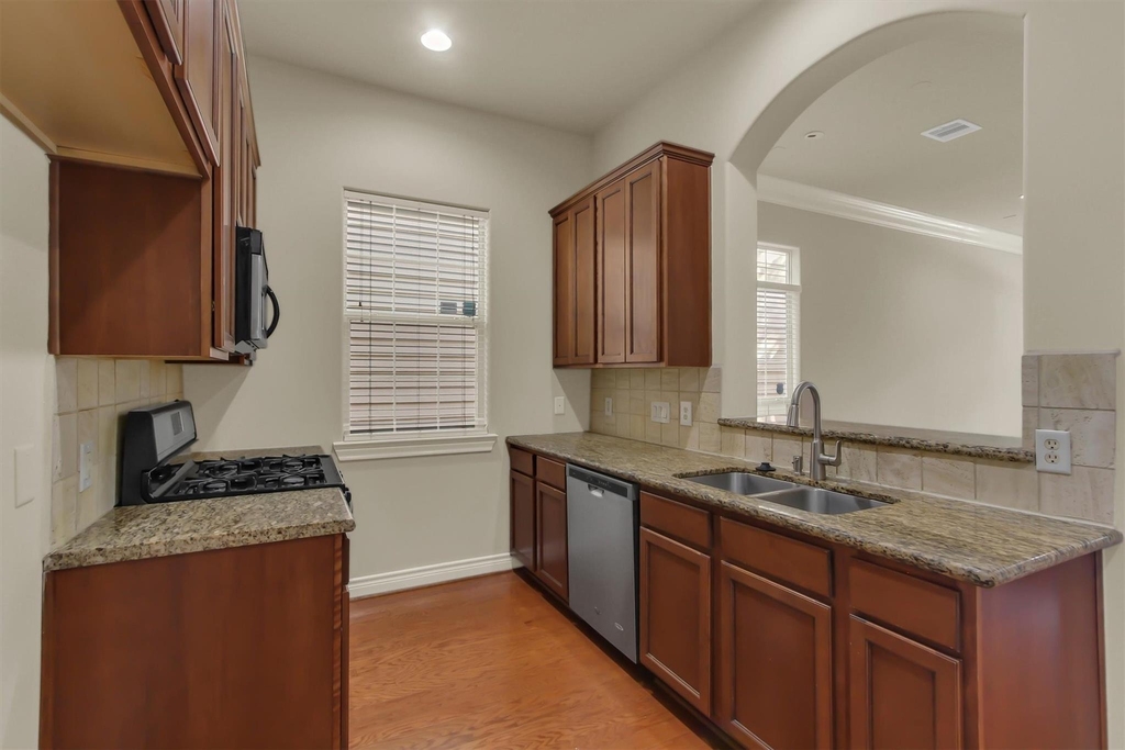 9006 Lakes At 610 Drive - Photo 12