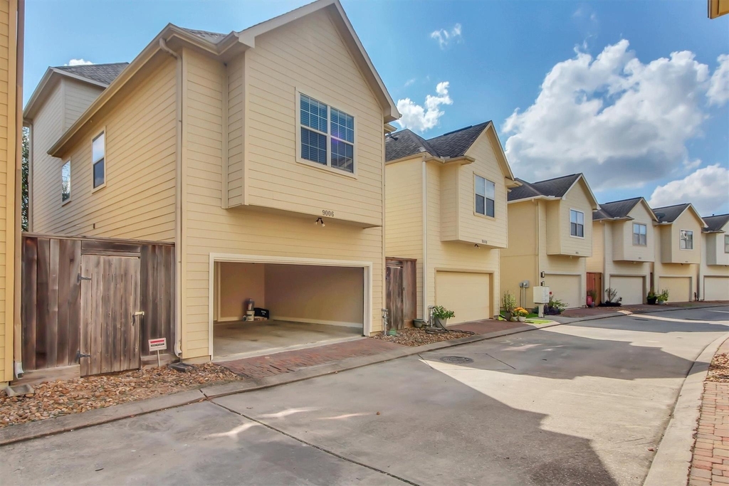 9006 Lakes At 610 Drive - Photo 30