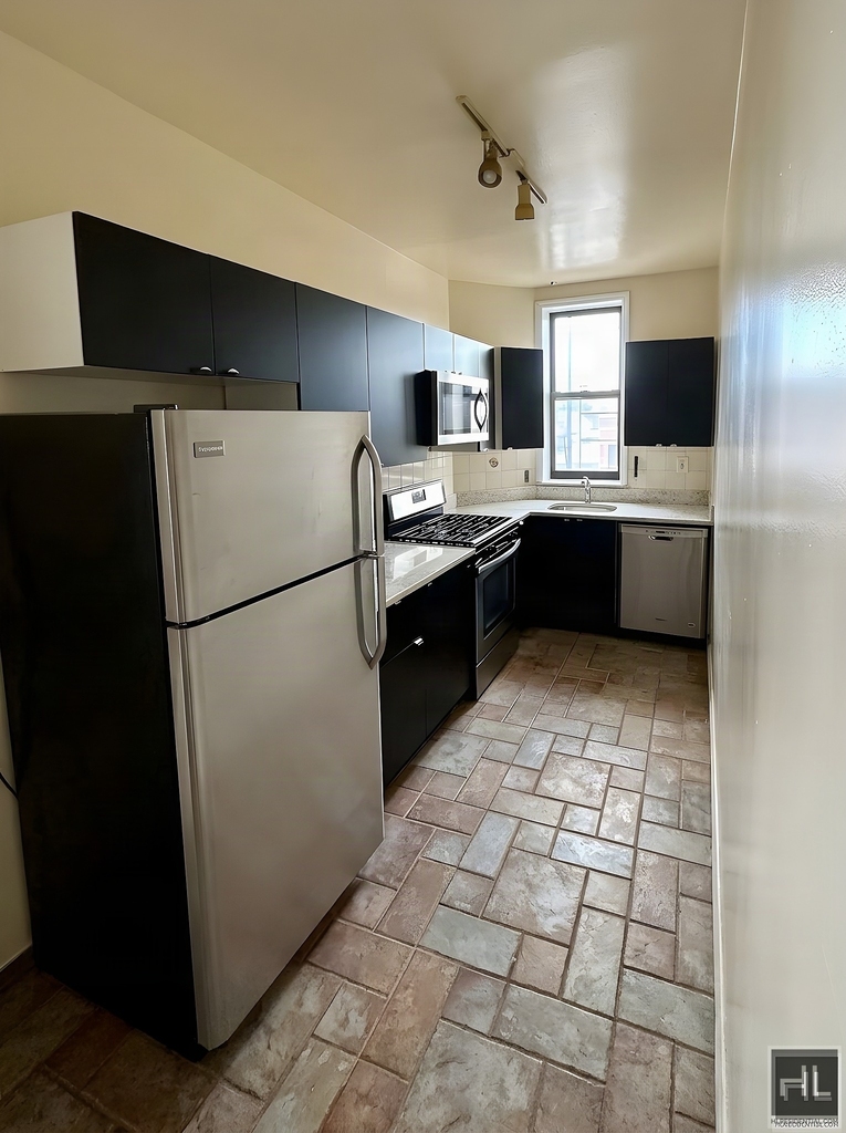36 Avenue - Photo 6