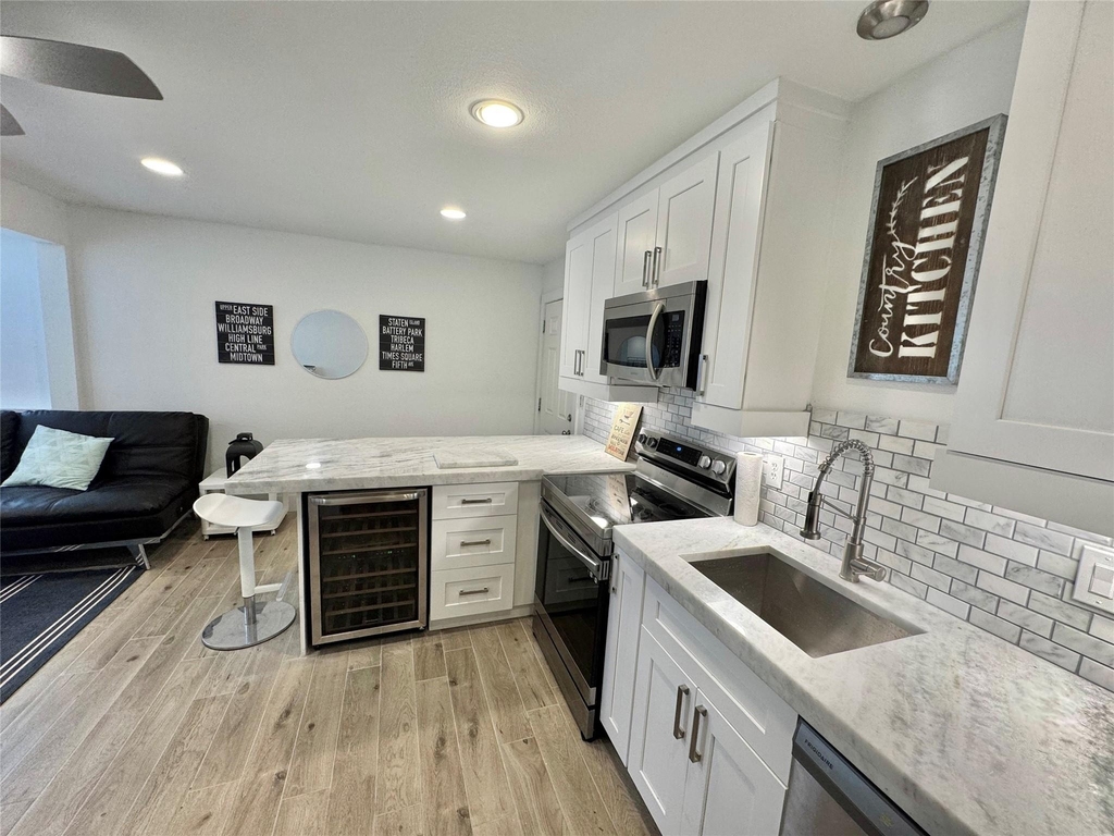 412 Pacific Street - Photo 2