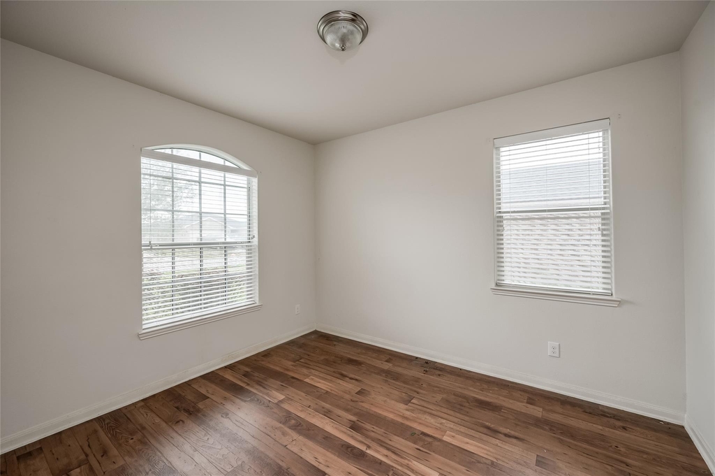 7106 Montclair Peak Lane - Photo 4