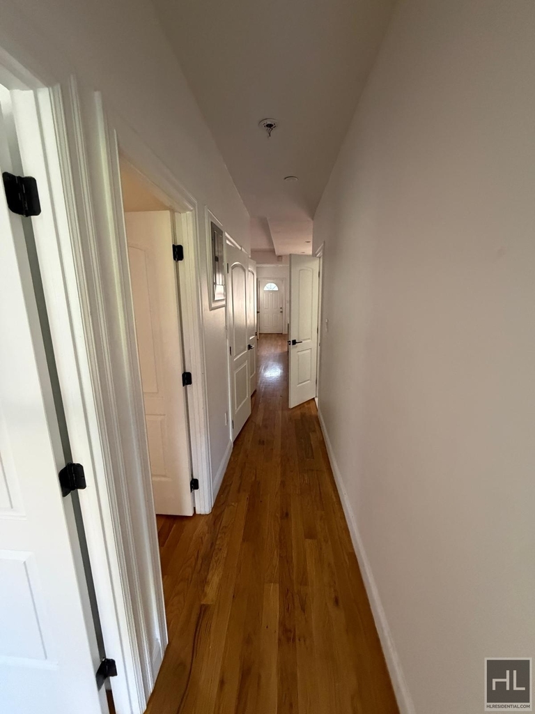 East 96 Street - Photo 7