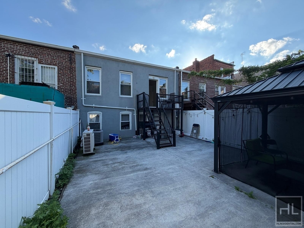 East 96 Street - Photo 19