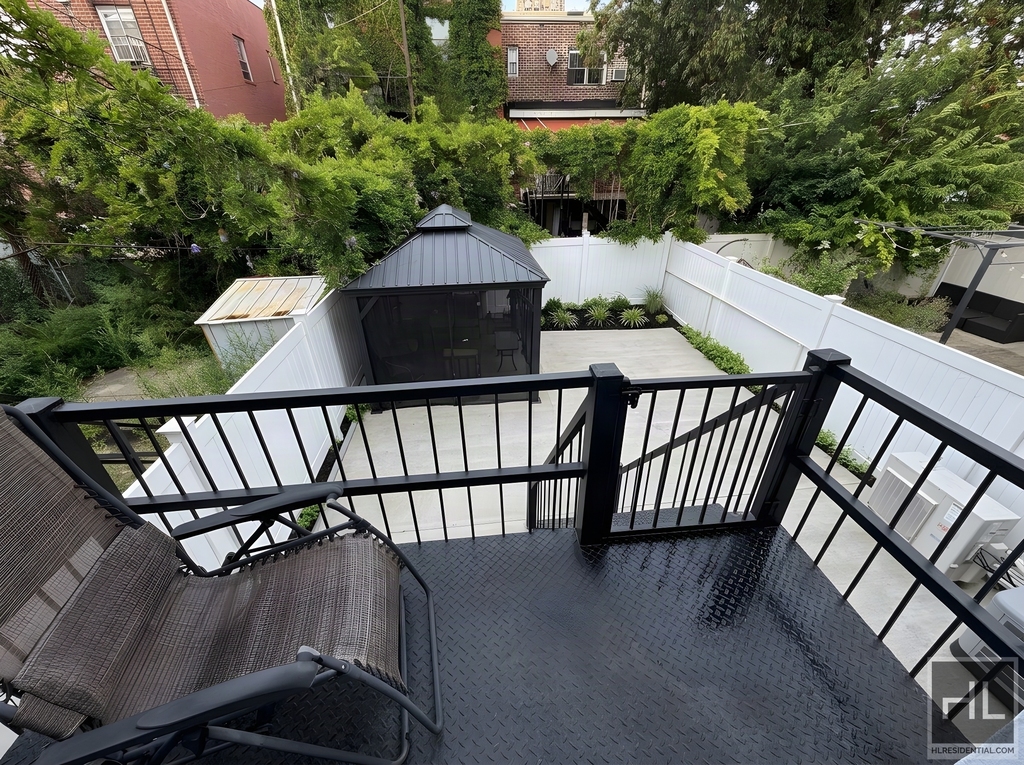 East 96 Street - Photo 17
