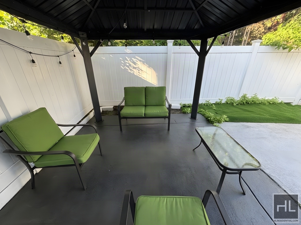 East 96 Street - Photo 21