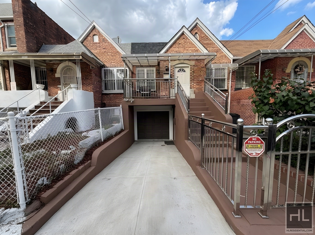 East 96 Street - Photo 0