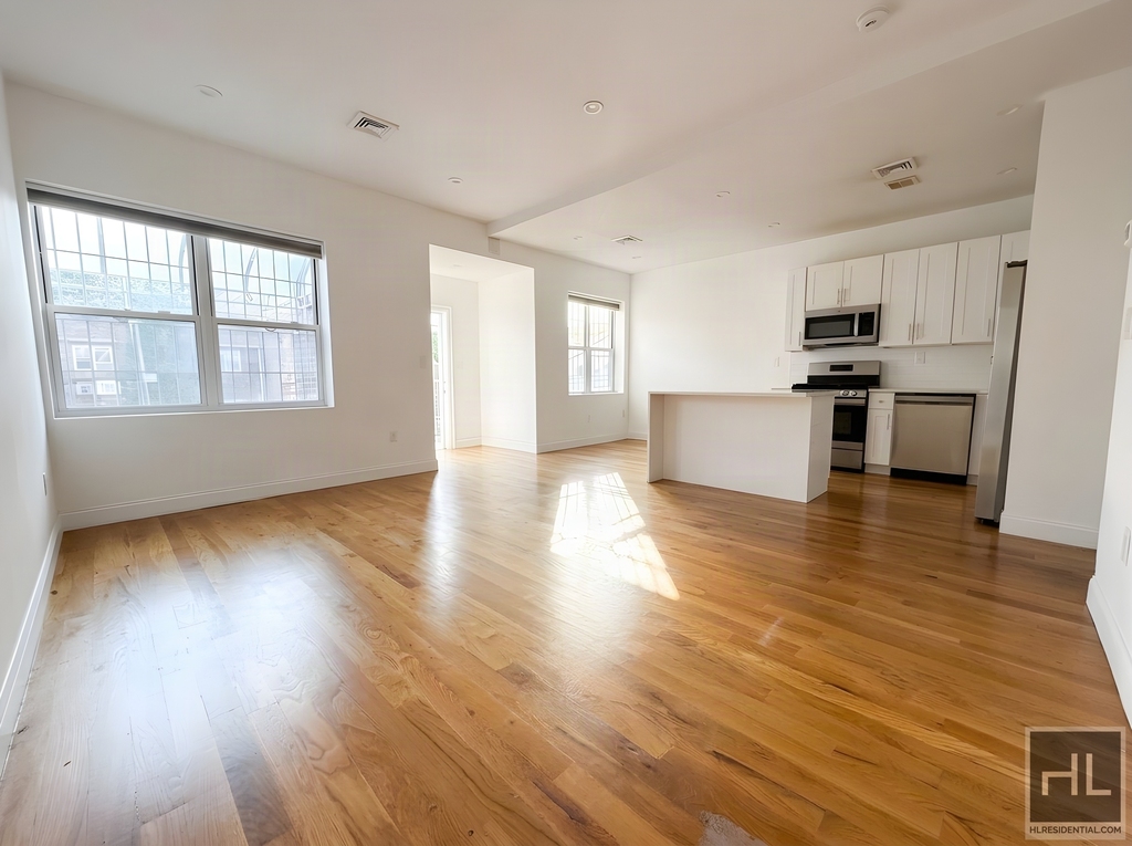East 96 Street - Photo 2
