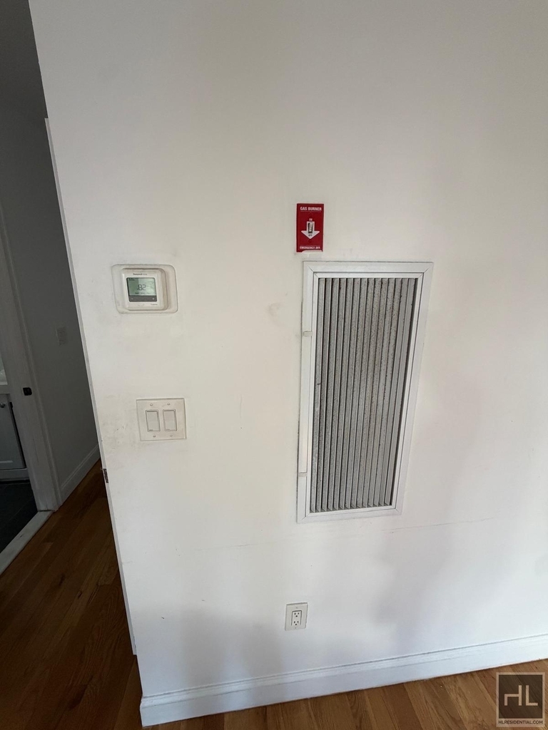 East 96 Street - Photo 10