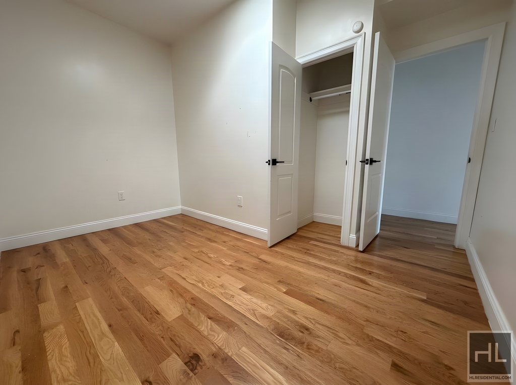 East 96 Street - Photo 8