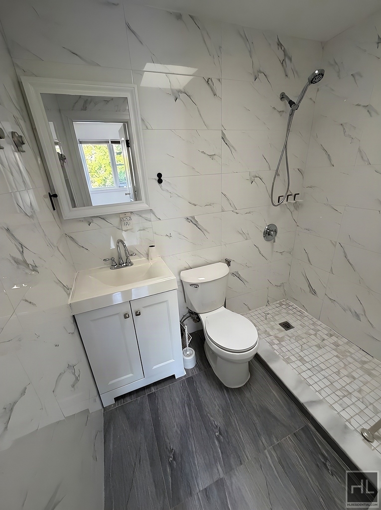 East 96 Street - Photo 16