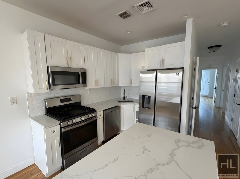 East 96 Street - Photo 4