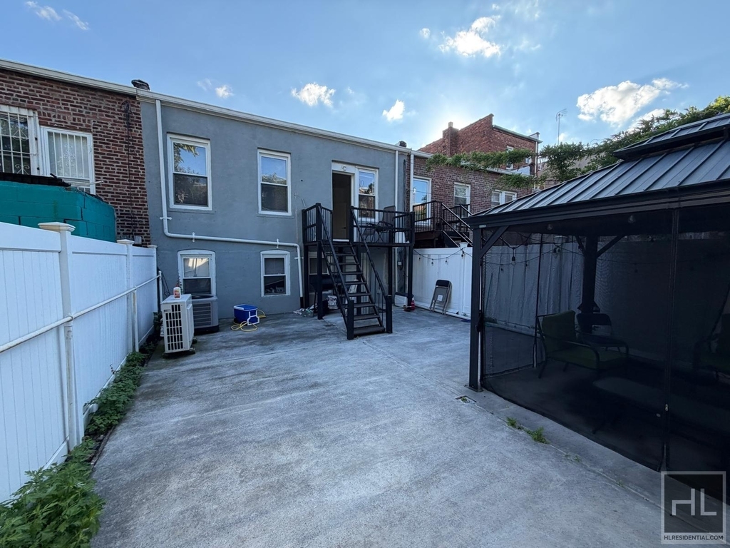 East 96 Street - Photo 20