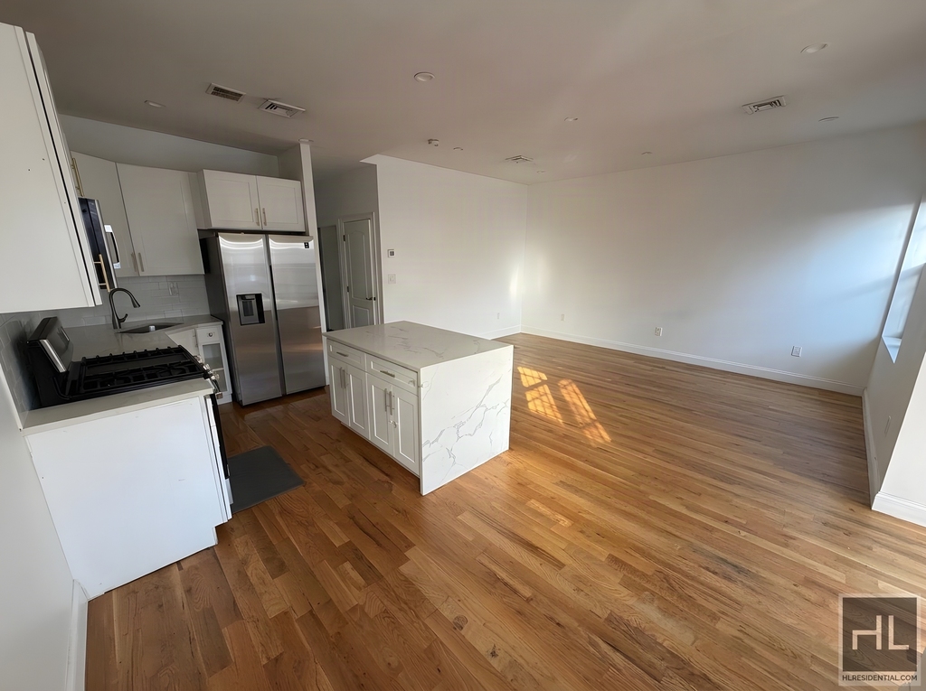 East 96 Street - Photo 3