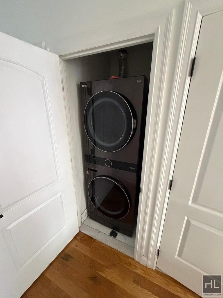 East 96 Street - Photo 13