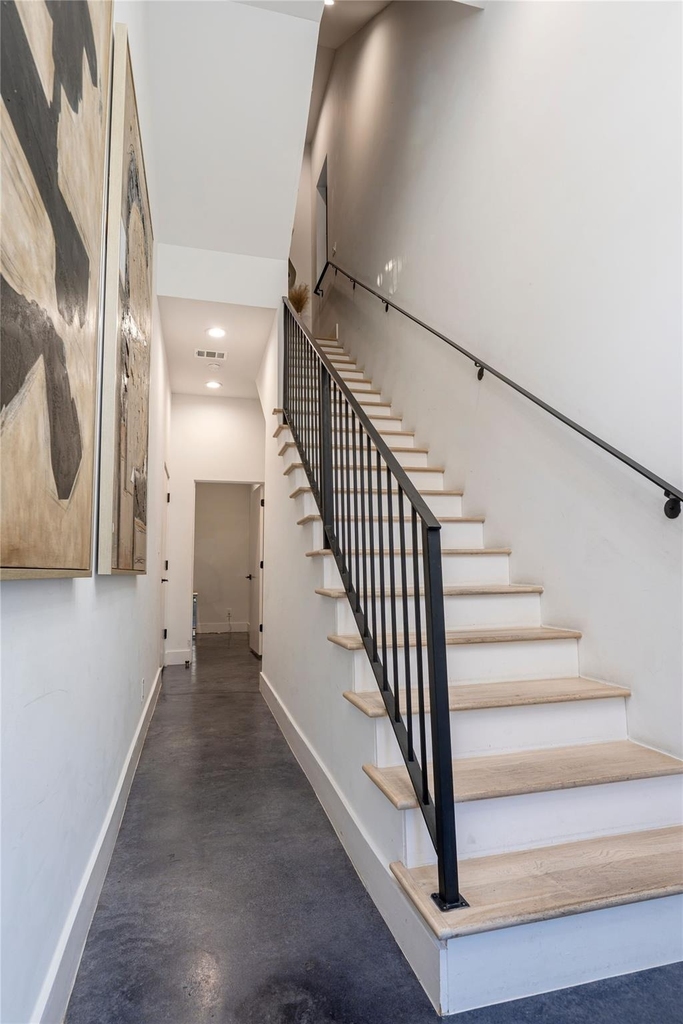 709 Memorial Heights Drive - Photo 4