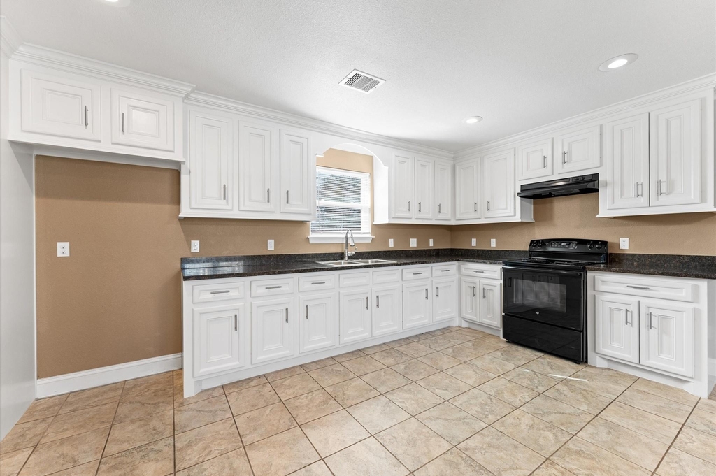 8221 Brockton Street - Photo 11