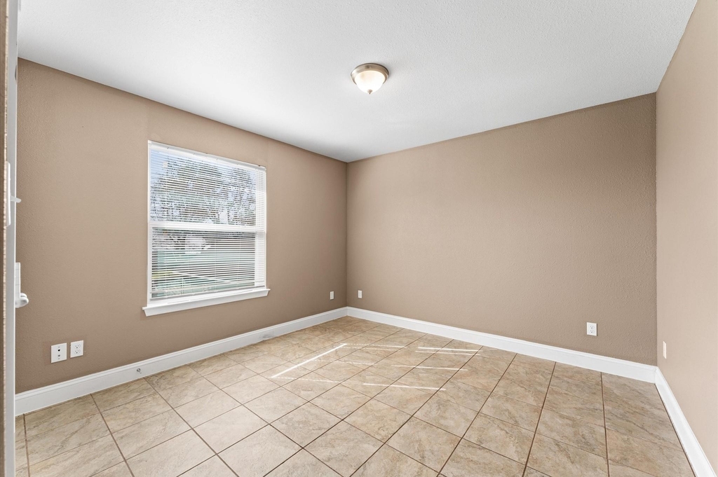 8221 Brockton Street - Photo 14