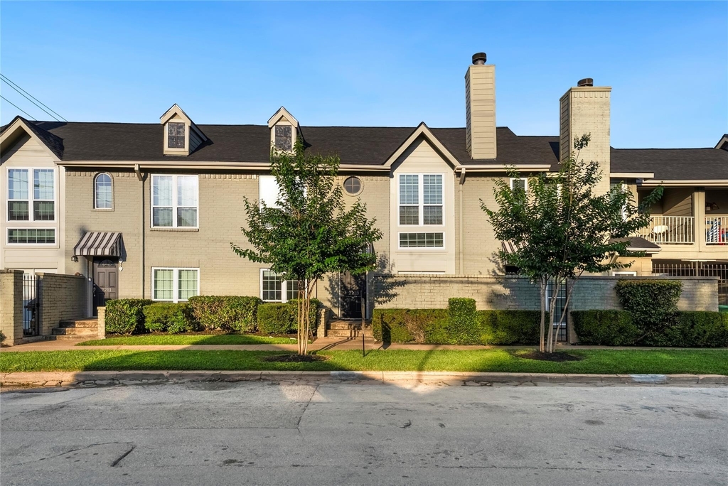 2213 Stanford Street - Photo 0