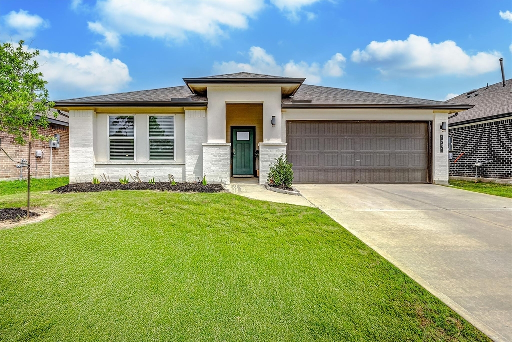 1731 William Scott Street - Photo 0