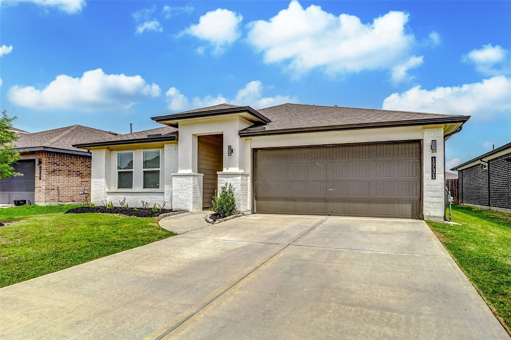 1731 William Scott Street - Photo 2