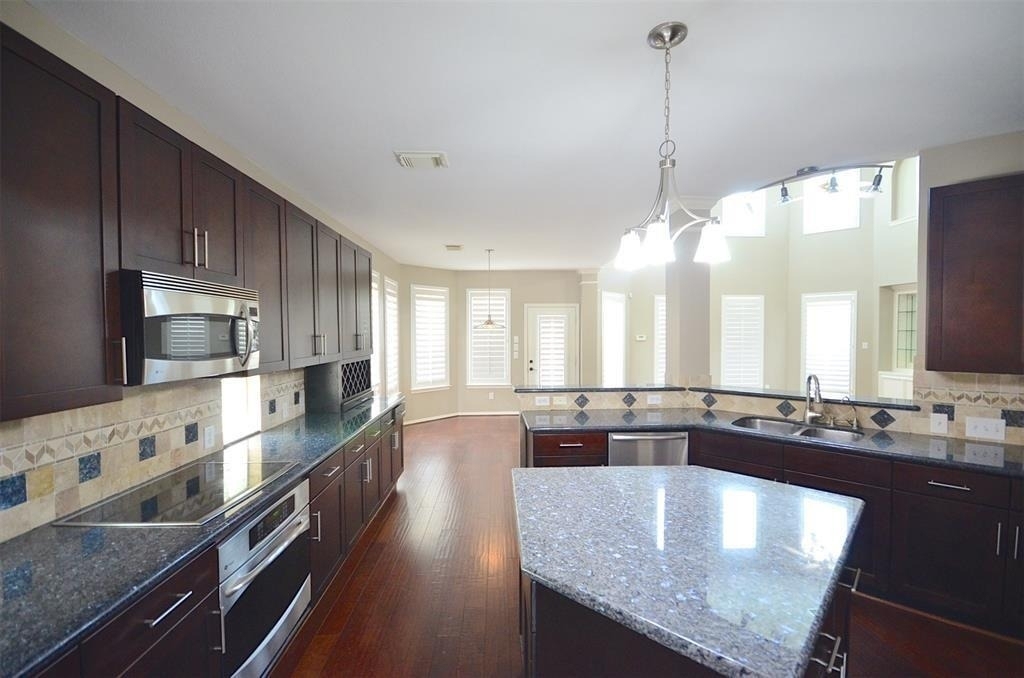 5802 Sage River Court - Photo 13
