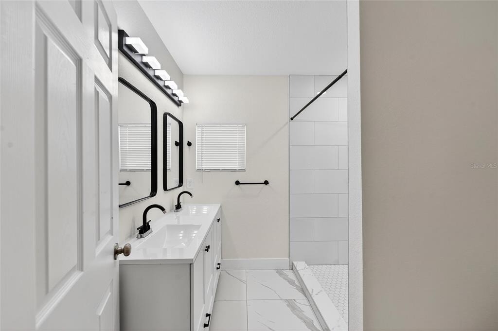 2525 W Beach Street - Photo 34