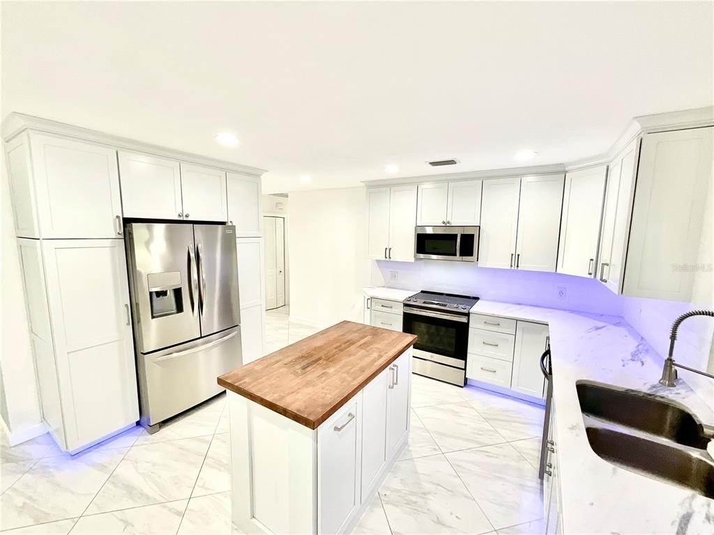 1545 Indiana Avenue - Photo 1