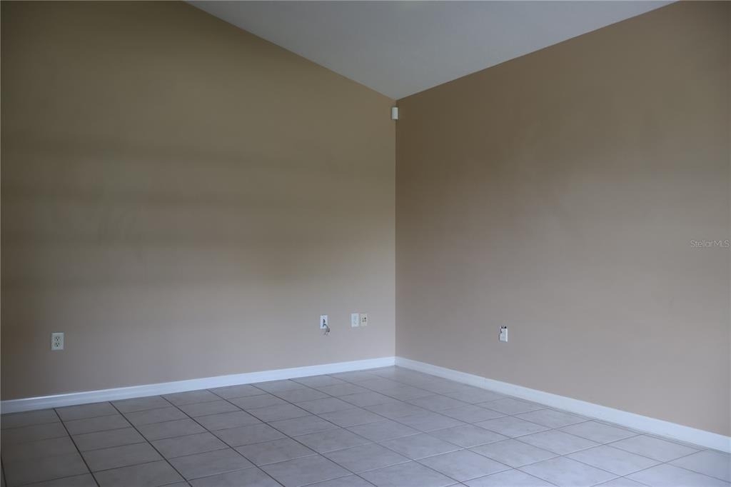 3311 W Marcum Street - Photo 2