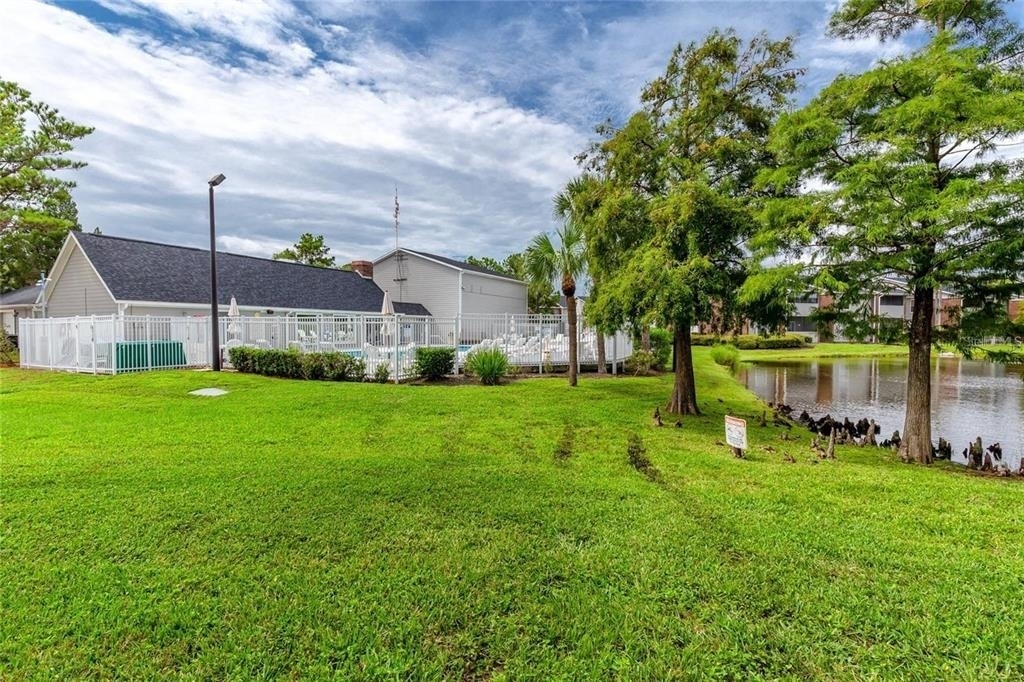 1400 Gandy Boulevard N - Photo 0