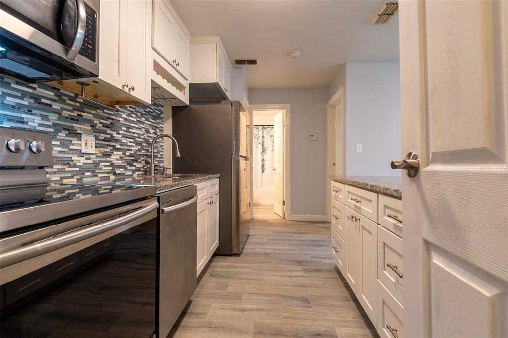 1400 Gandy Boulevard N - Photo 27