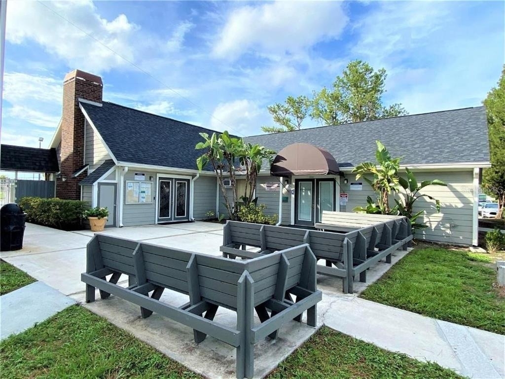 1400 Gandy Boulevard N - Photo 1
