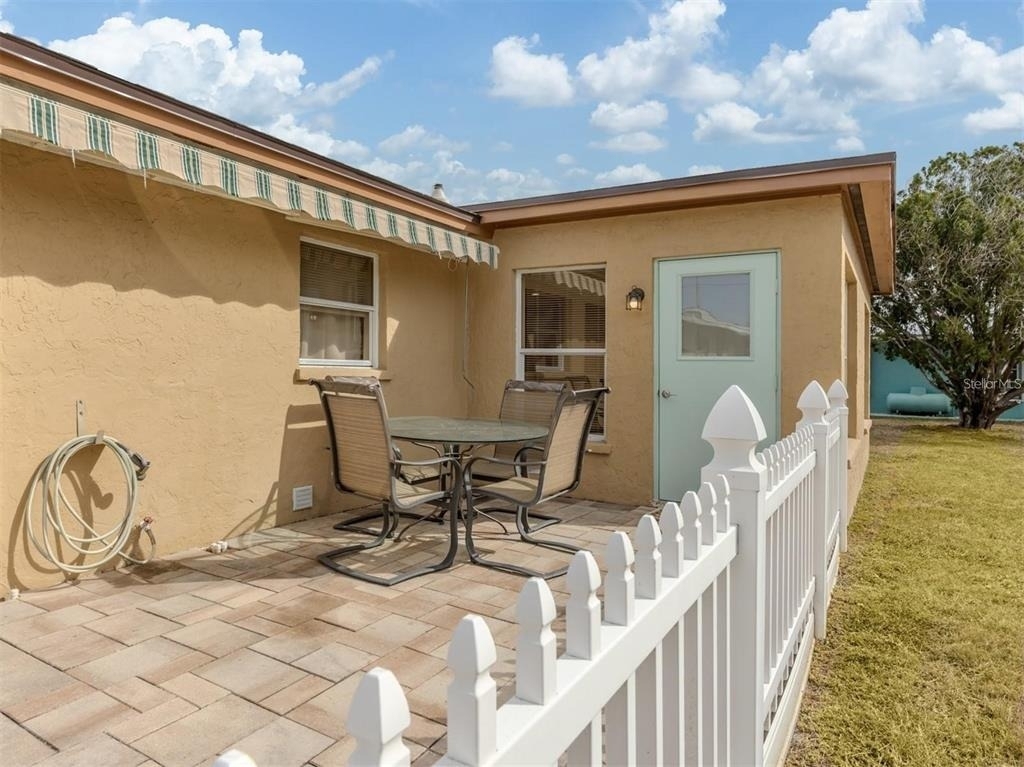 1215 Mango Avenue - Photo 3