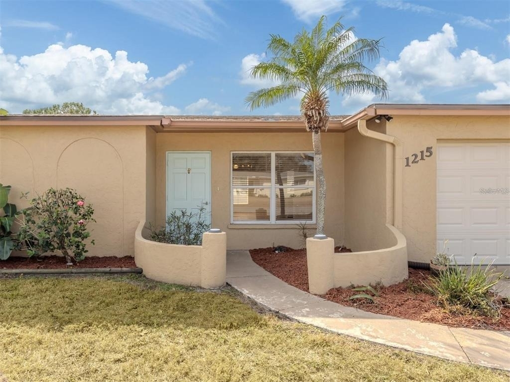 1215 Mango Avenue - Photo 1
