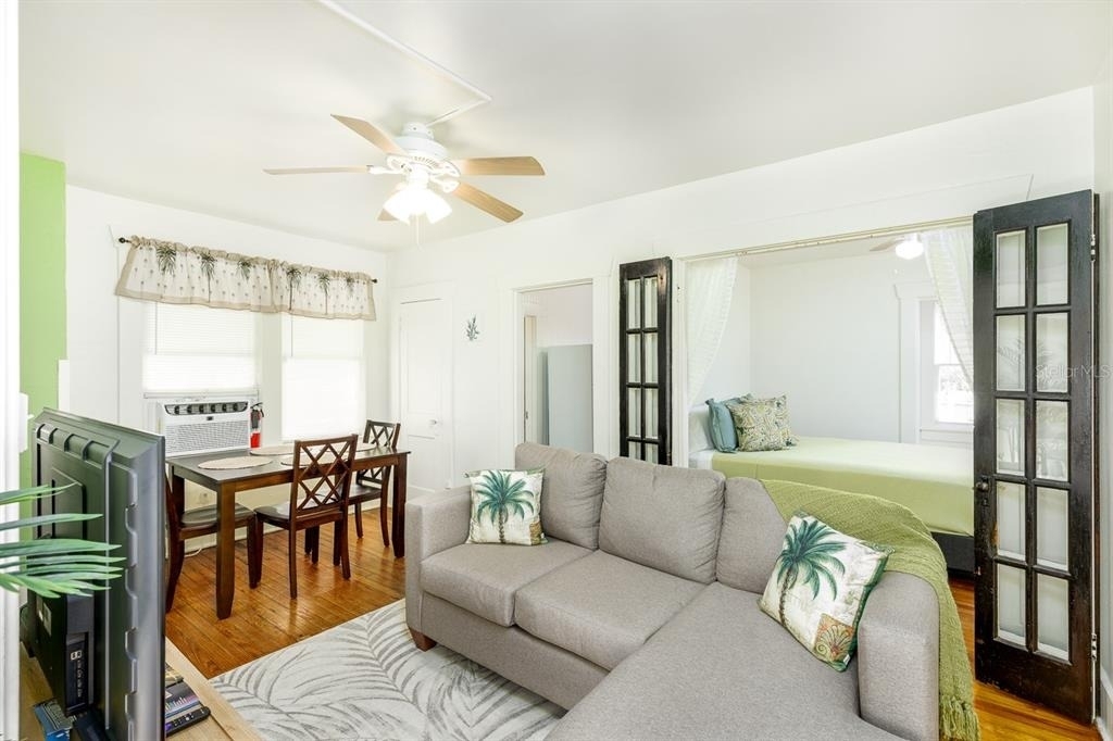 1043 7th Avenue N - Photo 5