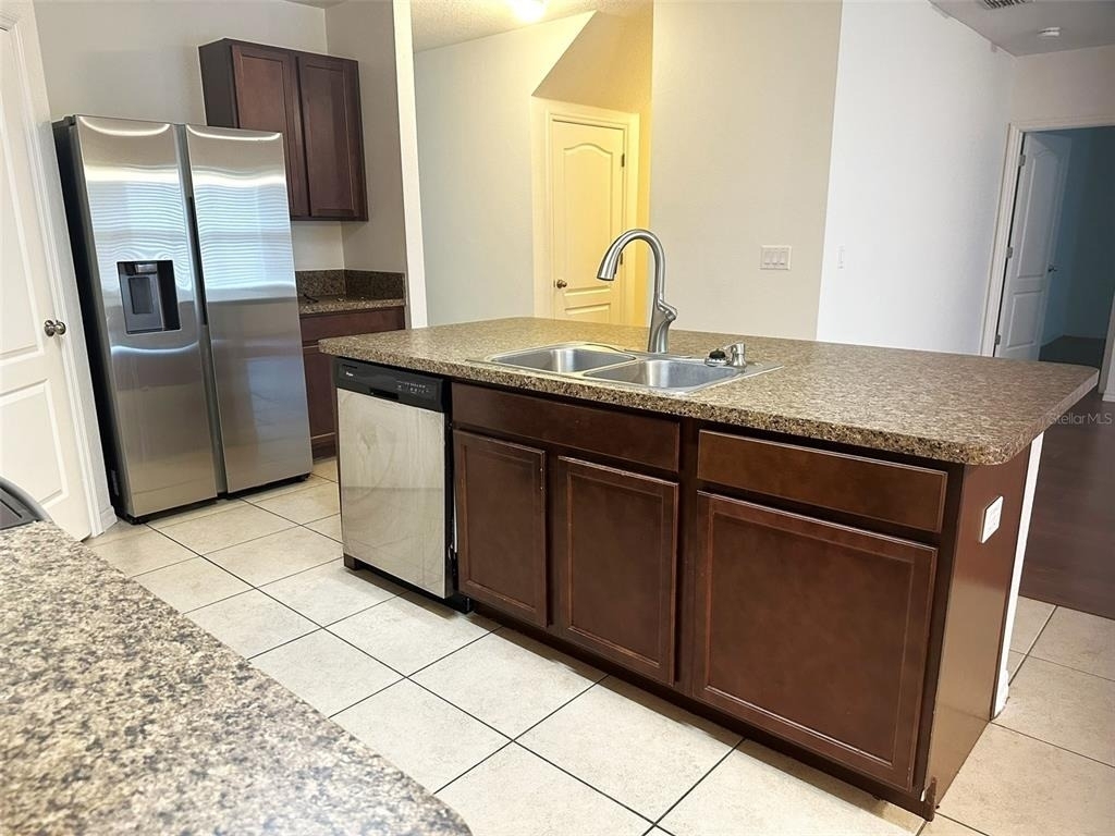 16832 Citrus Parkway - Photo 3