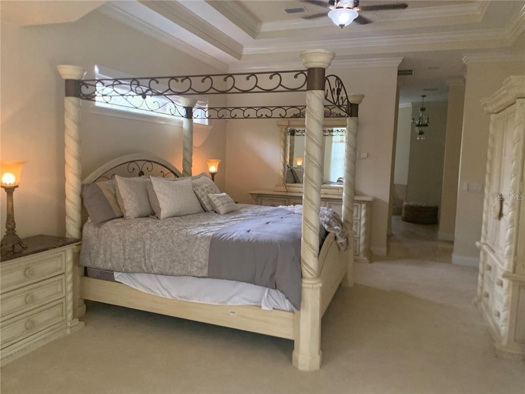 561 Se 42nd Street - Photo 8