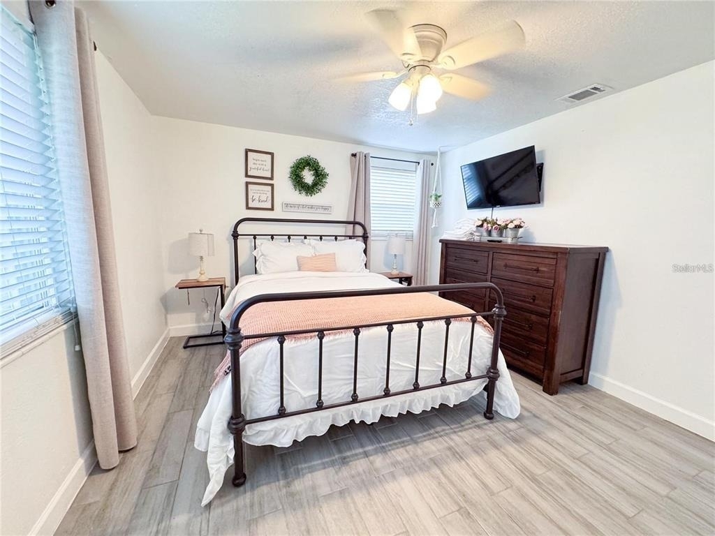 9616 Pine Ridge Avenue - Photo 14