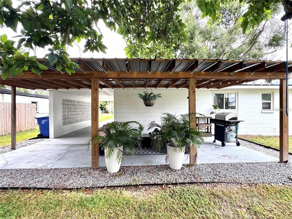 9616 Pine Ridge Avenue - Photo 24