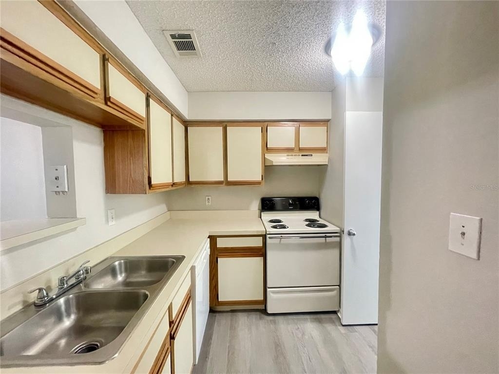 199 Afton Square - Photo 14