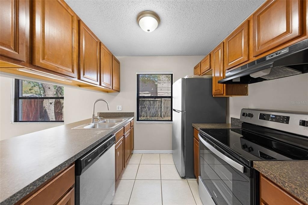 2530 Kamnic Court - Photo 3