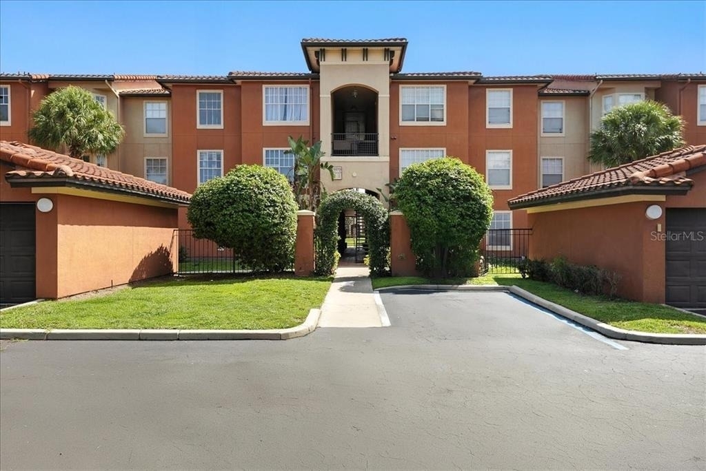 5560 Metrowest Boulevard - Photo 0