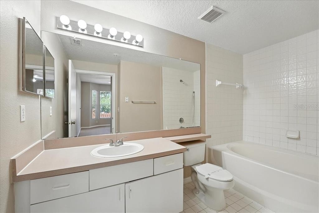5560 Metrowest Boulevard - Photo 7