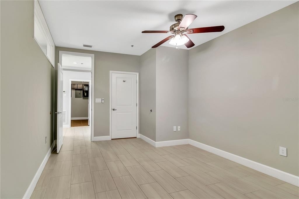 151 E Washington Street - Photo 19